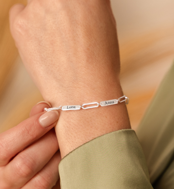 KAYA sieraden Gepersonaliseerde Schakelarmband met 4 Namen 'Closed Forever'