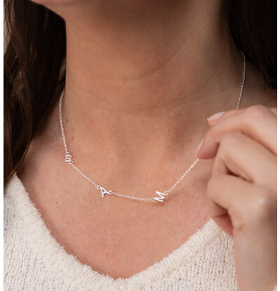 KAYA sieraden Letter ketting 'Schuin'  I Kies je Bedels