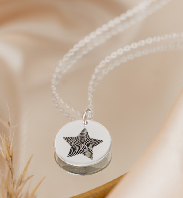 Gegraveerde sieraden Fingerprint Necklace 'Star'