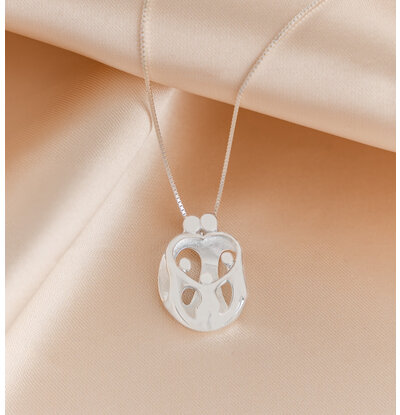 KAYA sieraden Silver Necklace "A Mother holds her children's hands'