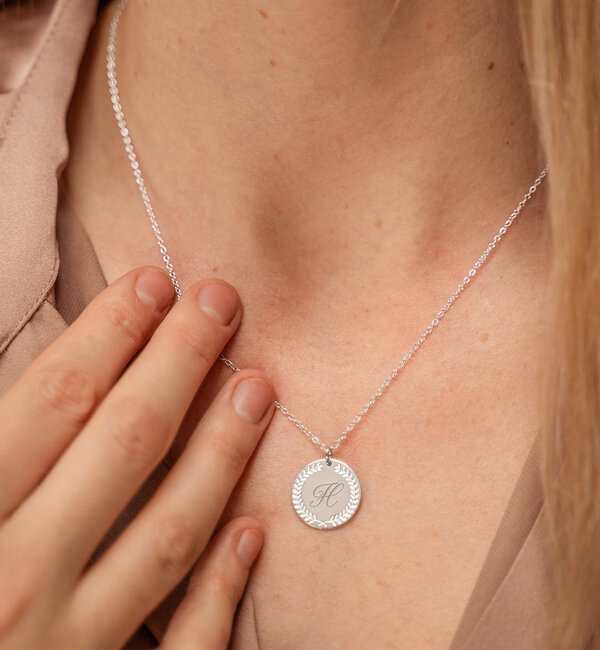 KAYA sieraden Necklace with initials ‘Olivia’