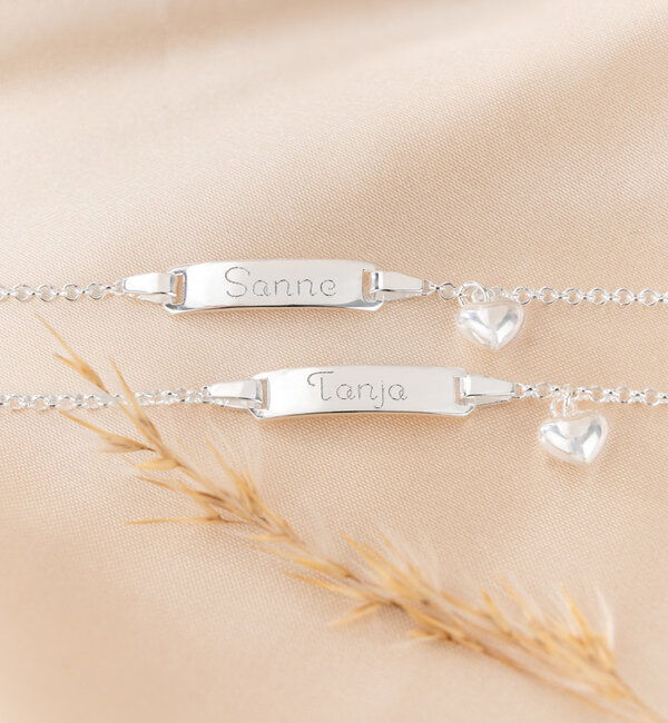 KAYA sieraden Baby bracelet 'Classic Bar' with heart charm