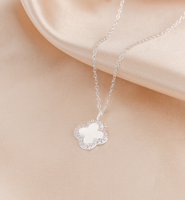 KAYA sieraden Pavé Clover Children’s Necklace | Zirconia Crystals