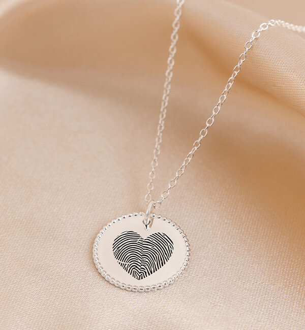 Gegraveerde sieraden Ketting met 2 Vingerafdrukken  'Beaded Hart' - Zwart