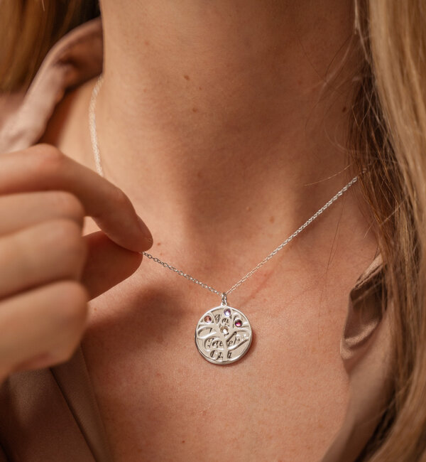 KAYA sieraden Levensboom Ketting met Naam | Stel zelf samen