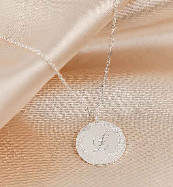 KAYA sieraden Necklace with initials ‘Olivia’