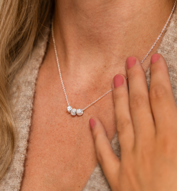 KAYA sieraden Necklace with Name 'Cubes' | Compose Yourself