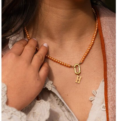 KAYA sieraden Purple Pearl Necklace with Letter 'Festival Pearl'