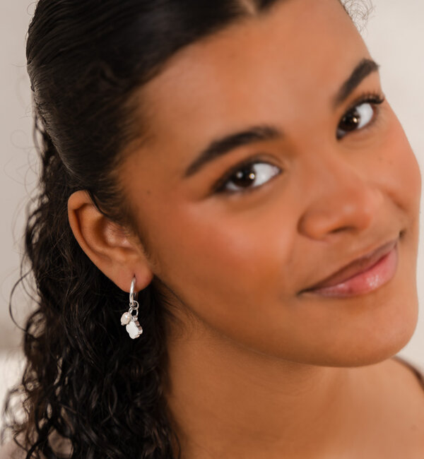 KAYA sieraden Oorringen met Klaver en Parel | Stainless Steel