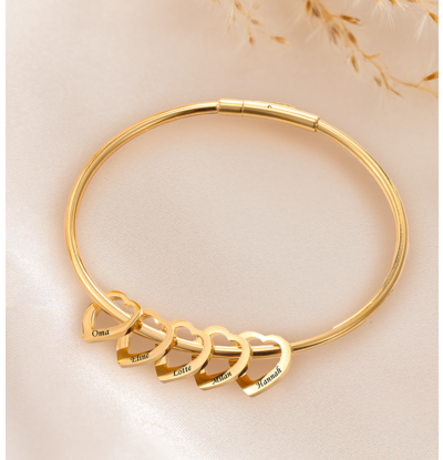 KAYA sieraden Bedelarmband met 5 Hartjes I Personaliseer