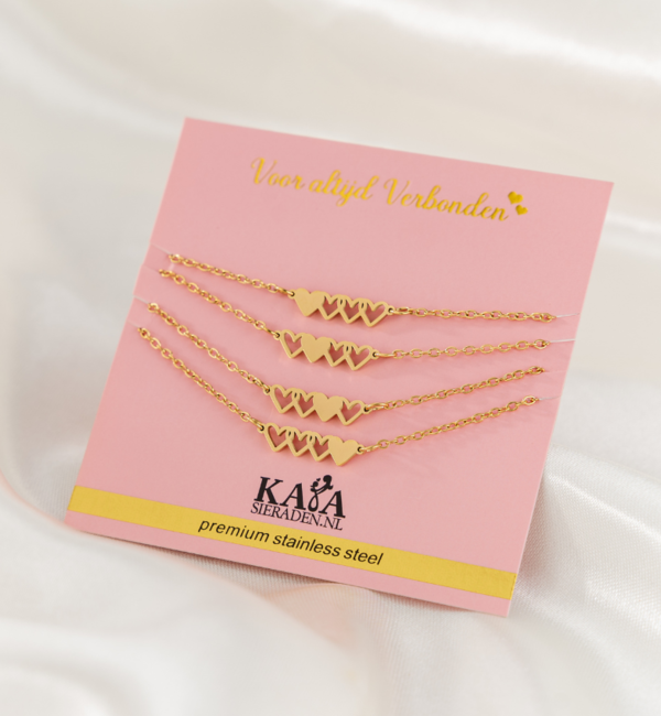 KAYA sieraden Vriendschapsarmbandjes vier hartjes  | Stainlesss Steel