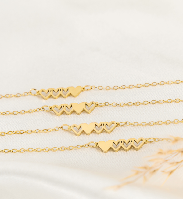 KAYA sieraden Vriendschapsarmbandjes vier hartjes  | Stainlesss Steel