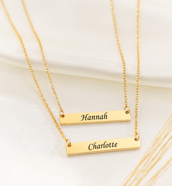 KAYA sieraden Sisters Necklace Set for 2 with Name Classic Bar | Stainless Steel