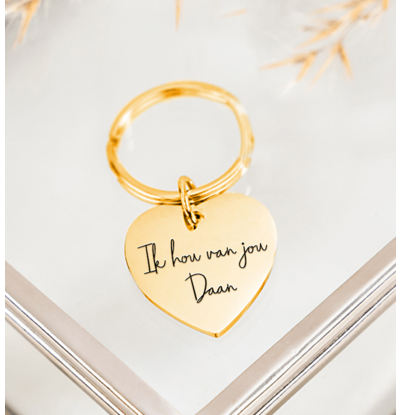 KAYA sieraden Sleutelhanger graveren  Hartje | Eigen handschrift
