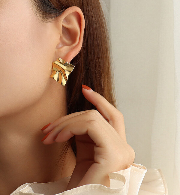 KAYA sieraden Hammered stud statement earrings | Stainless Steel Gold