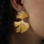 KAYA sieraden Bold statement fan-shaped drop earrings | Stainless Steel Gold
