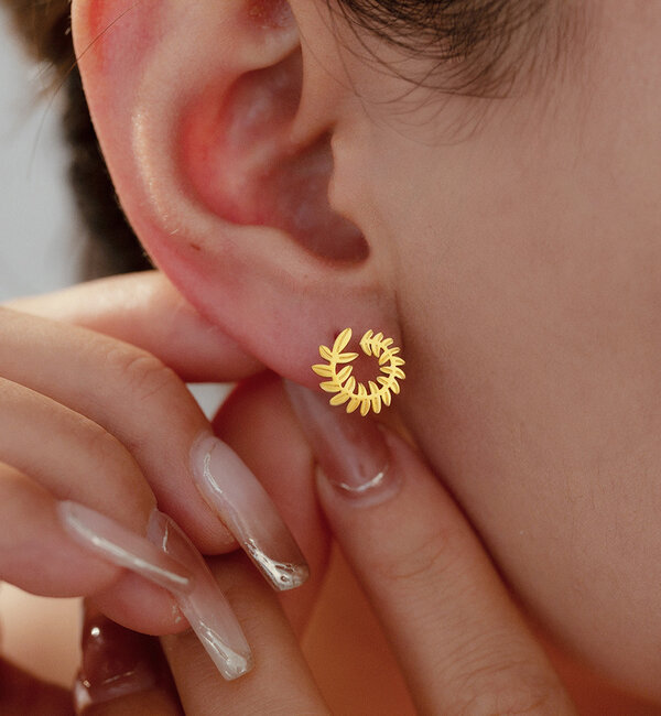 KAYA sieraden Leaf stud earrings | Stainless Steel Gold