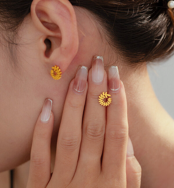 KAYA sieraden Leaf stud earrings | Stainless Steel Gold