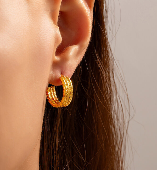 KAYA sieraden Open textured hoop earrings | Stainless Steel Gold