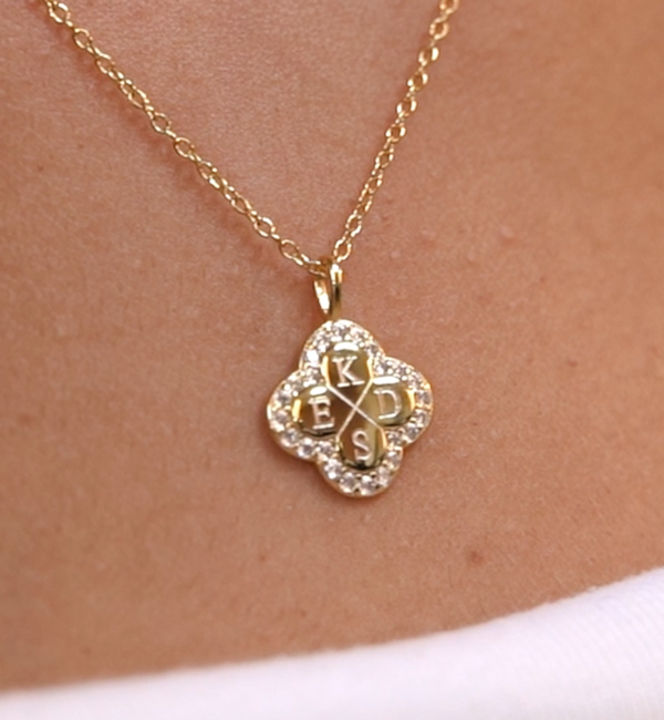 KAYA sieraden Christmas Bracelet and Necklace Set 'Pavé Clover' with Letter | Zirconia Crystals