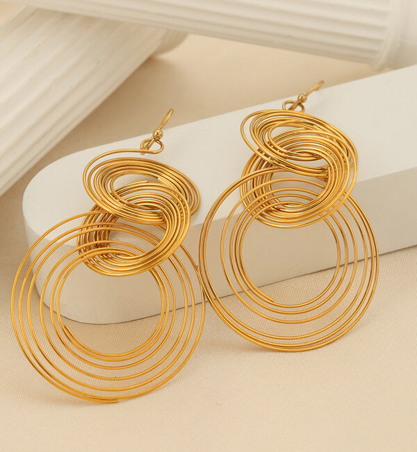 KAYA sieraden Long statement circle earrings | Stainless Steel Gold