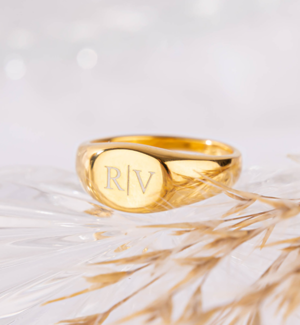 KAYA sieraden Signet ring initials | Gold plated
