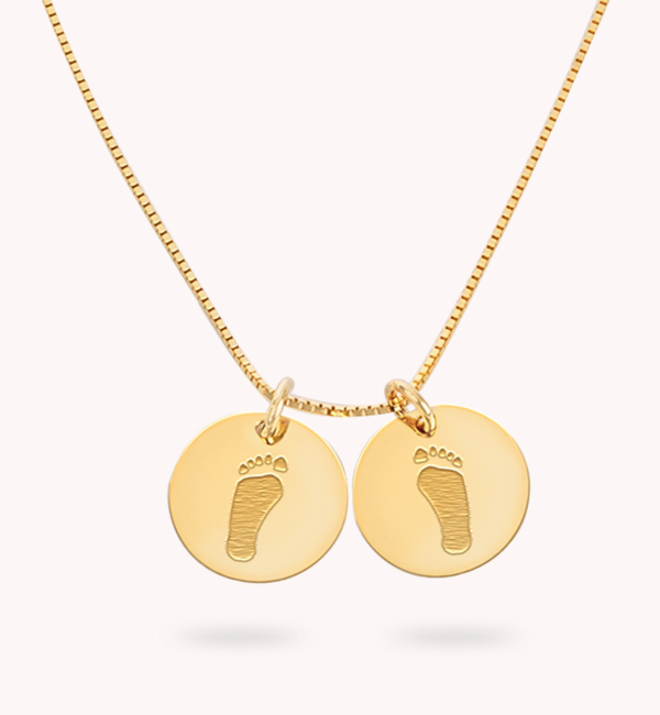 Gegraveerde sieraden Necklace with two charms with footprints