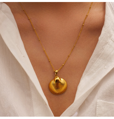 KAYA sieraden Beaded necklace ‘Seashell Chic’ | Stainless Steel