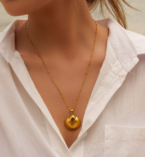 KAYA sieraden Beaded necklace ‘Seashell Chic’ | Stainless Steel