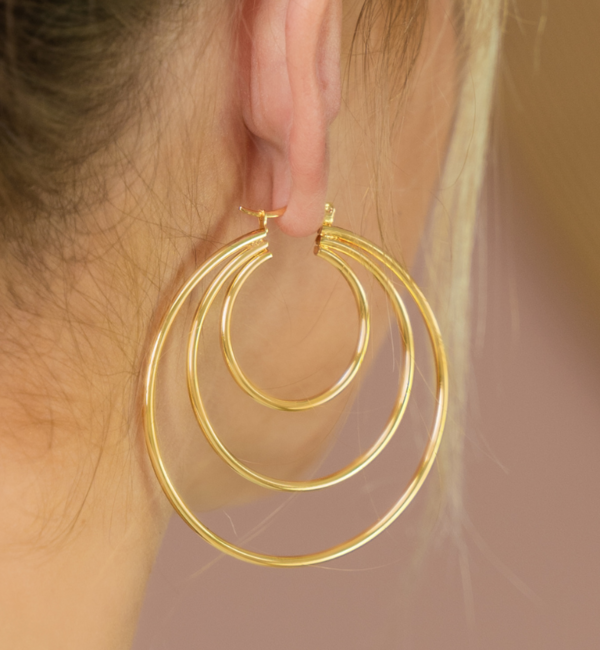 KAYA sieraden Statement hoop earrings ‘Main character’ – Medium