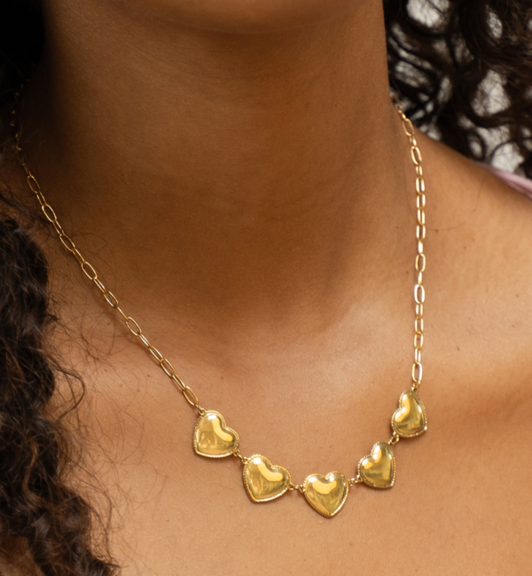 KAYA sieraden Necklace with five heart charms 'Beaded Hearts'