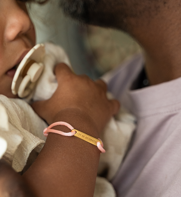 KAYA sieraden SOS children’s bracelet with phone number in light pink | Stainless Steel