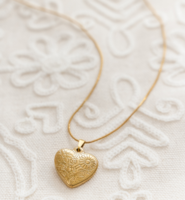 KAYA sieraden Vintage Heart necklace | Stainless Steel Gold