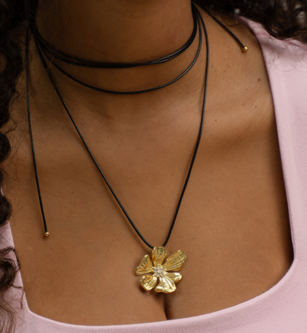 KAYA sieraden Black Cord Necklace Flower I Stainless Steel Gold