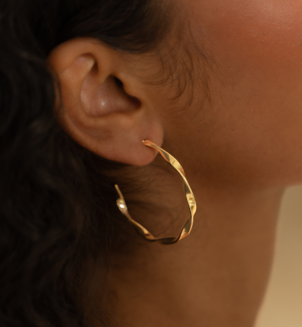 KAYA sieraden Grote Oorringen Twist | Stainless Steel