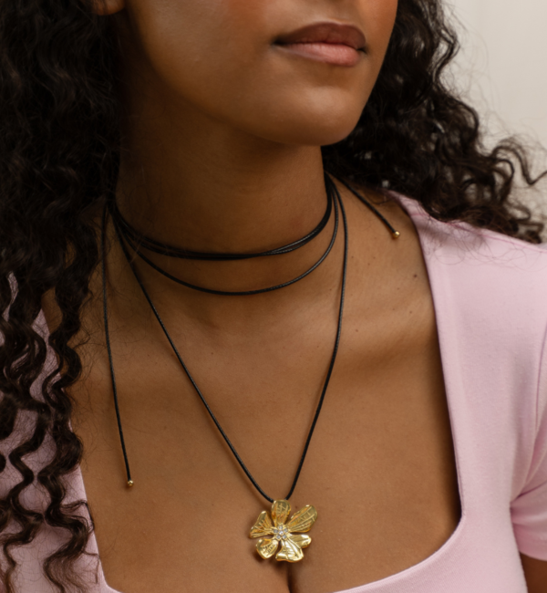 KAYA sieraden Black Cord Necklace Flower I Stainless Steel Gold