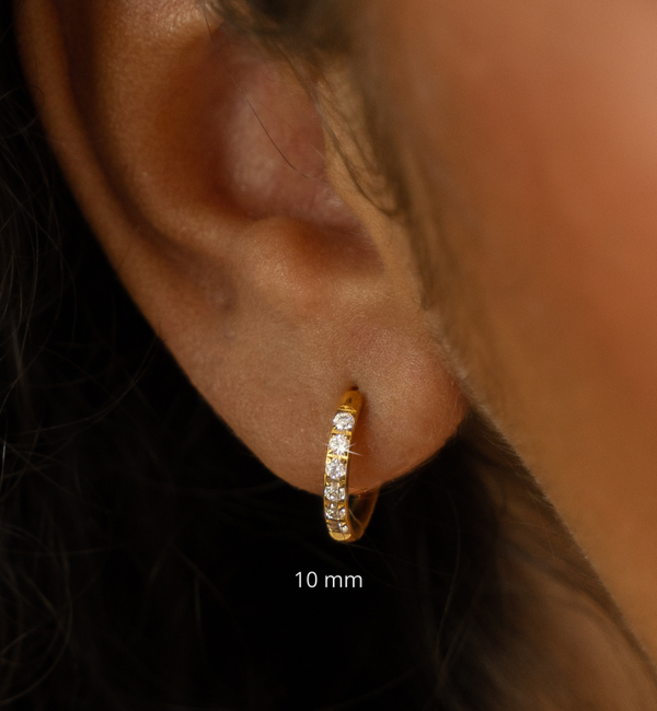 KAYA sieraden Shiny Hoop Earrings with Stones 10 mm | Stainless Steel Gold