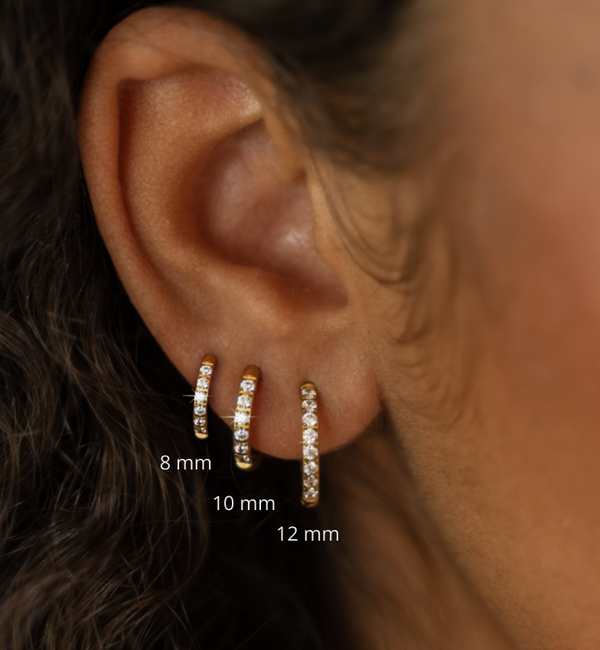 KAYA sieraden Shiny oorringen met steentjes 8mm  | Stainless Steel  Goud