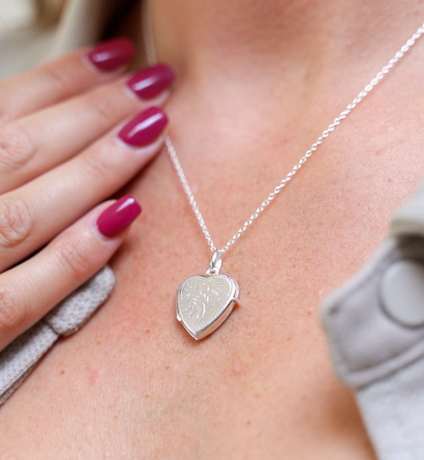 Gegraveerde sieraden Necklace with Photo 'Vintage Heart' Medallion