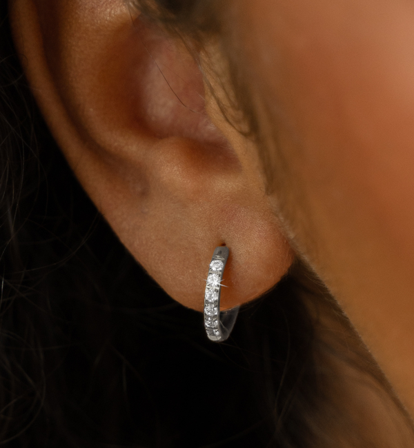 KAYA sieraden Shiny oorringen met steentjes 12mm  | Stainless Steel