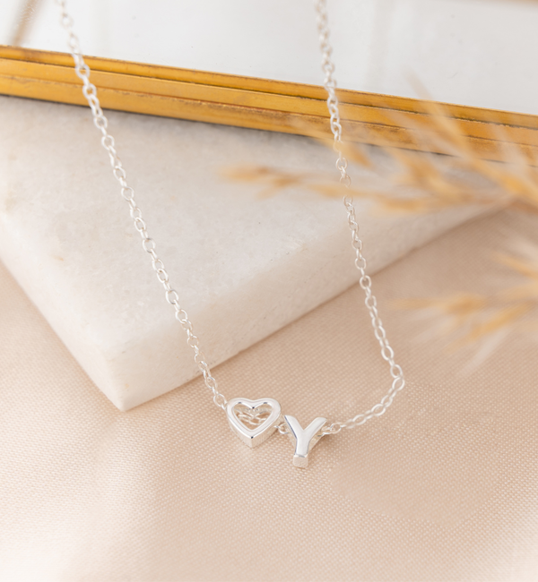 KAYA sieraden Letter + Heart Necklace