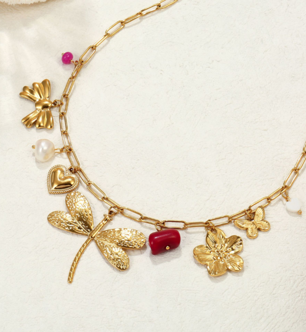 KAYA sieraden Statement charm necklace ‘Shiny Dragonfly’ | Stainless Steel