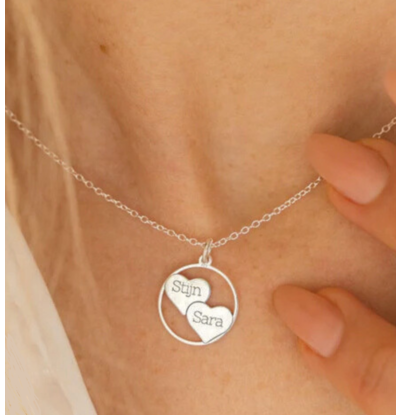 KAYA sieraden Ketting met naam 'Two Hearts, One Love'