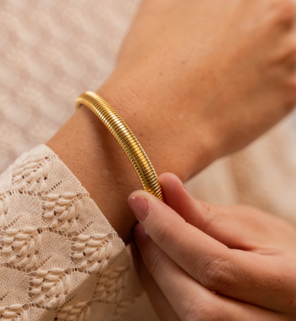 KAYA sieraden Bangle met Stretch 'Gold & Bold' | Stainless Steel Goud
