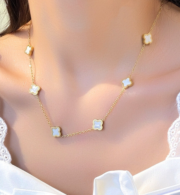 KAYA sieraden Necklace Large Clovers White | Stainless Steel