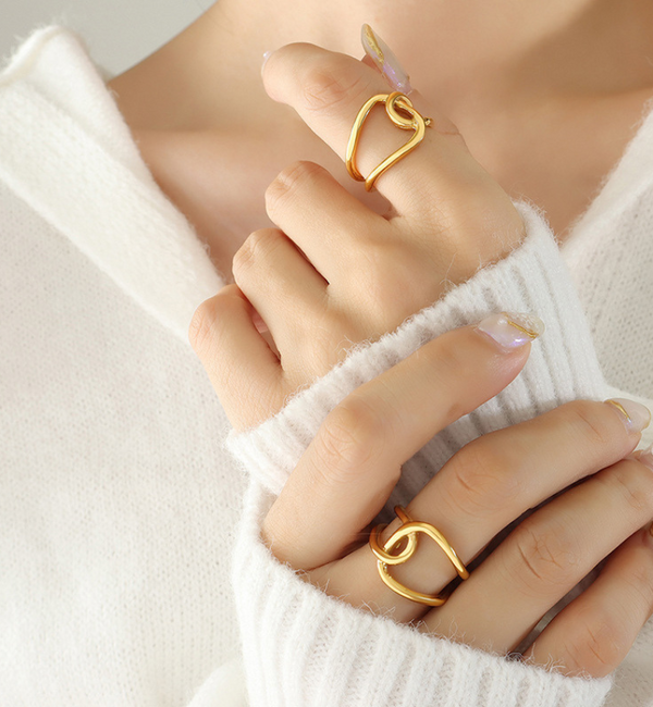 KAYA sieraden  Adjustable Statement Ring with Loop | Stainless Steel