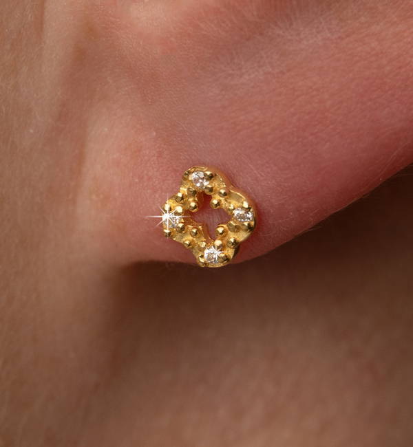 KAYA sieraden Luxury studs Crystal Clover with zirconia stones