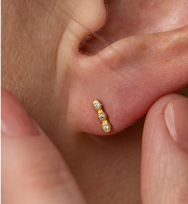 KAYA sieraden Luxury studs Triple Crystals with zirconia stones