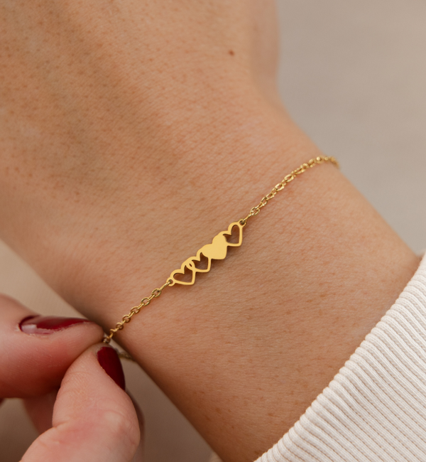 KAYA sieraden Vriendschapsarmbandjes vier hartjes  | Stainlesss Steel