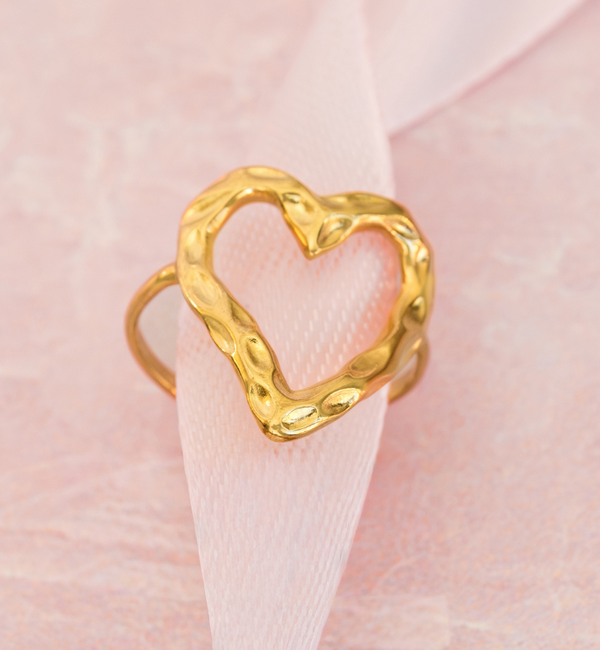 KAYA sieraden Verstelbare Ring Open Hart met Structuur | Stainless steel Goud